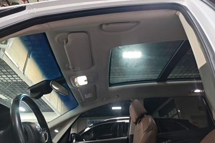 Used Buick GL6 2018 18T 6-Seater Luxury Model Headliner