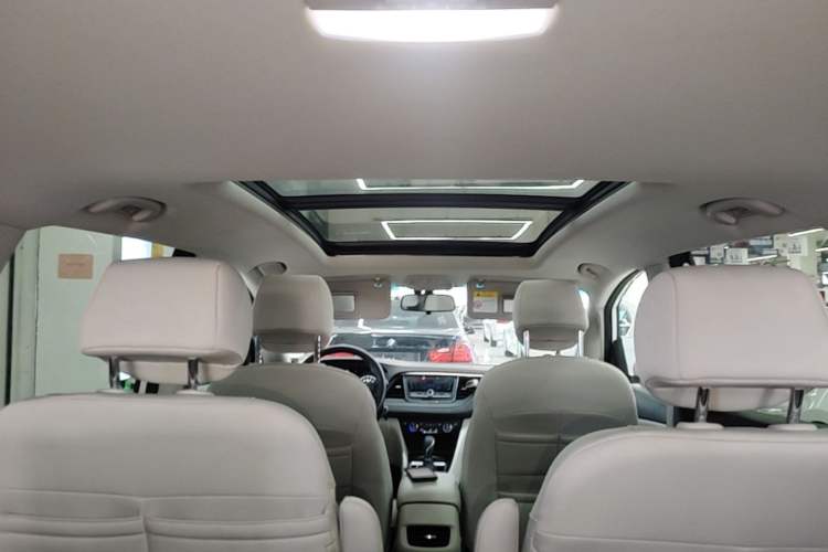 Used Buick GL6 2018 18T 6-Seater Elite Model Headliner