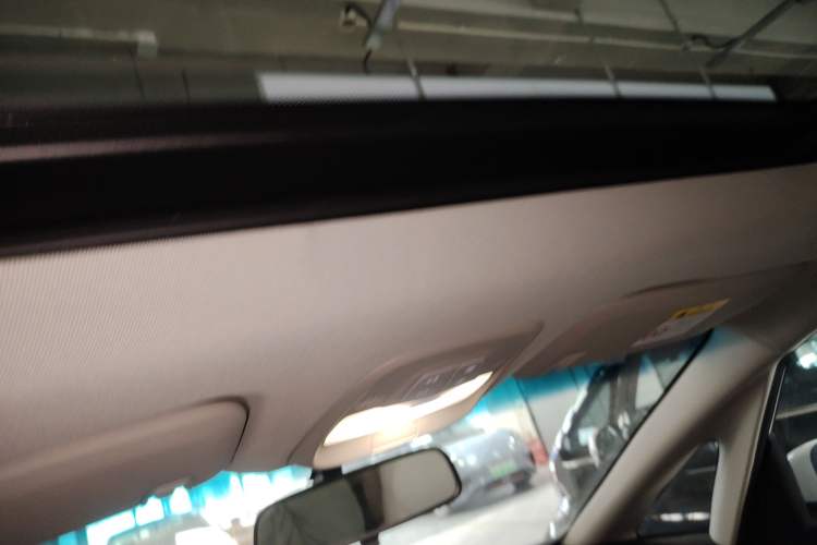 Used Buick GL6 2018 18T 6-Seater Elite Model Headliner