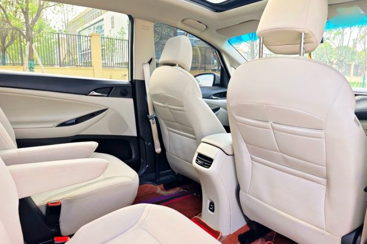 Used Buick GL6 2018 18T 6-Seater Elite Model Interior 4