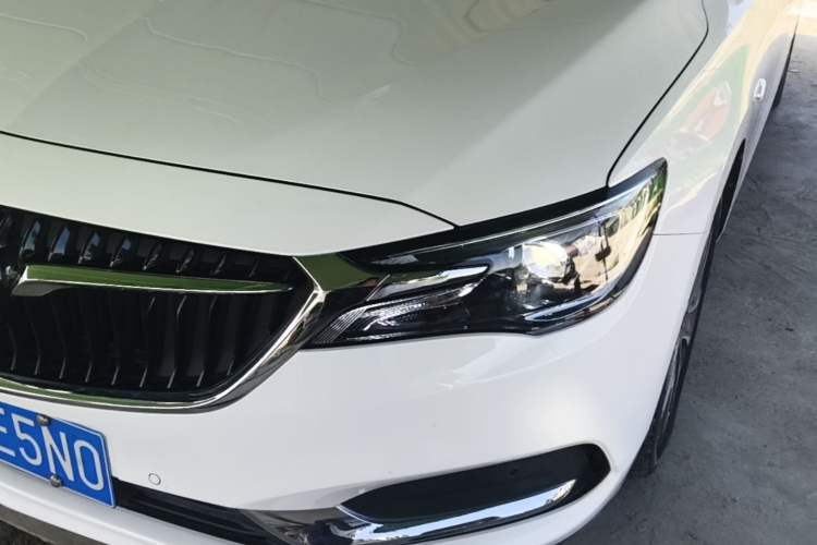 Used Buick GL6 2018 18T 6-Seater Prestige Model Left Front Headlight