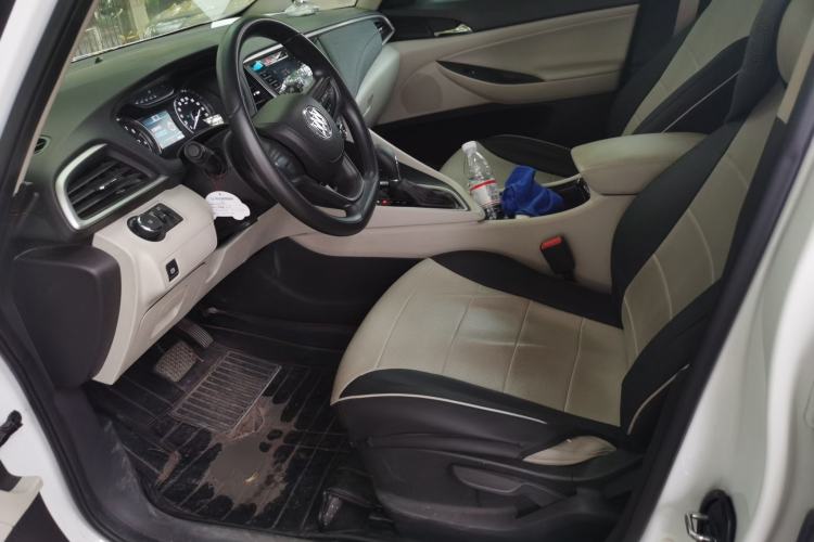 Used Buick GL6 2018 18T 6-Seater Elite Model Left Front Seat