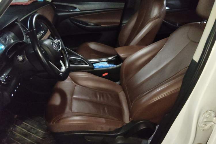 Used Buick GL6 2018 18T 6-Seater Elite Model Left Front Seat