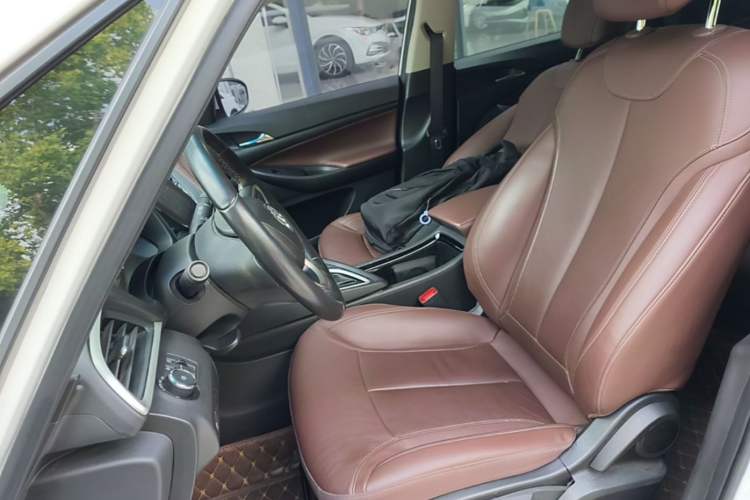 Used Buick GL6 2018 18T 6-Seater Prestige Model Left Front Seat