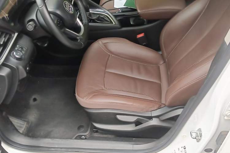 Used Buick GL6 2018 18T 6-Seater Prestige Model Left Front Seat