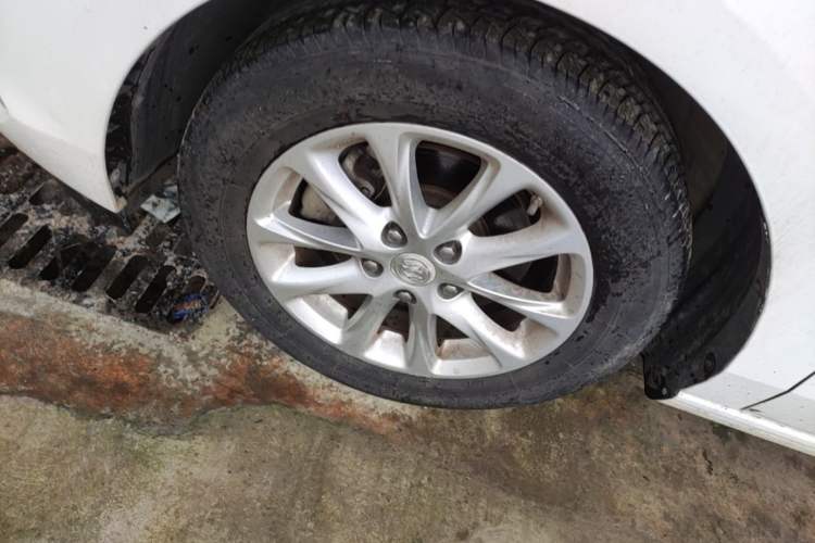 Used Buick GL6 2018 18T 6-Seater Luxury Model Left Front Wheel Hub