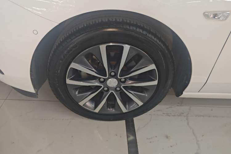 Used Buick GL6 2018 18T 6-Seater Prestige Model Left Front Wheel Hub