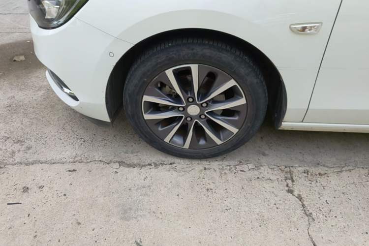 Used Buick GL6 2018 18T 6-Seater Prestige Model Left Front Wheel Hub