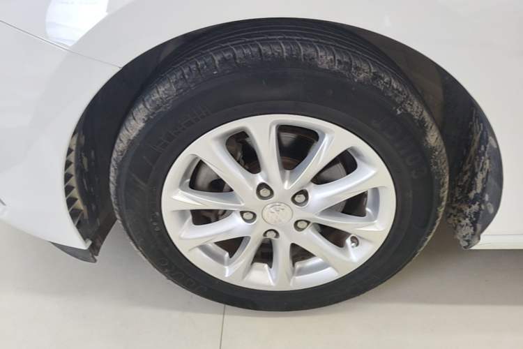 Used Buick GL6 2018 18T 6-Seater Elite Model Left Front Wheel Hub