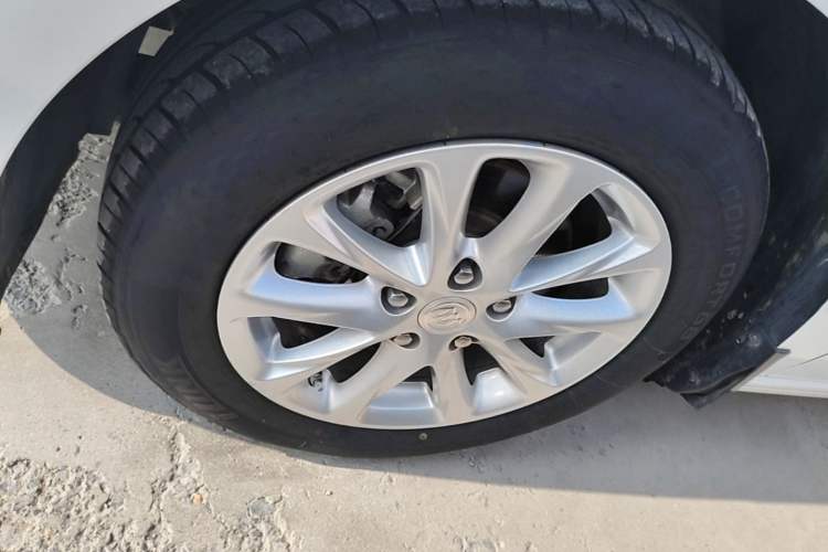 Used Buick GL6 2018 18T 6-Seater Luxury Model Left Front Wheel Hub