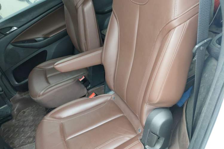 Used Buick GL6 2018 18T 6-Seater Luxury Model Left Rear Seat