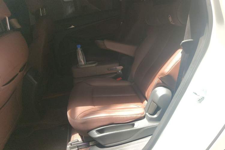 Used Buick GL6 2018 18T 6-Seater Luxury Model Left Rear Seat