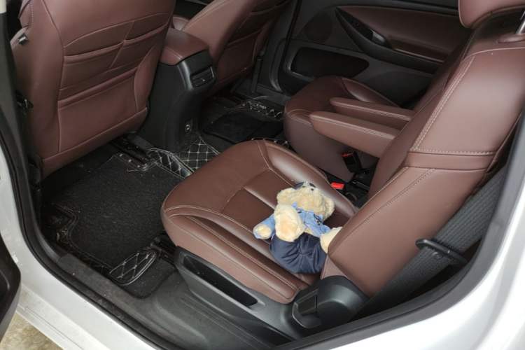 Used Buick GL6 2018 18T 6-Seater Luxury Model Left Rear Seat