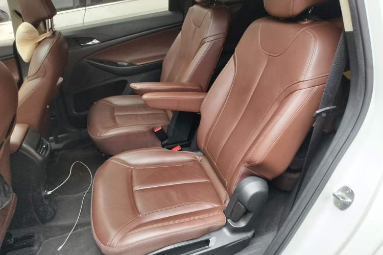 Used Buick GL6 2018 18T 6-Seater Luxury Model Left Rear Seat