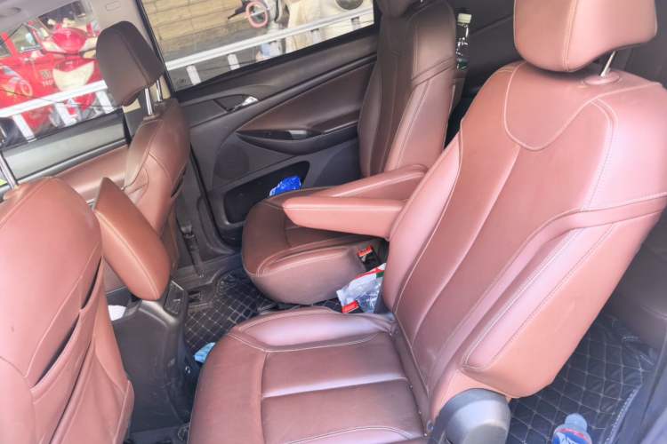 Used Buick GL6 2018 18T 6-Seater Luxury Model Left Rear Seat