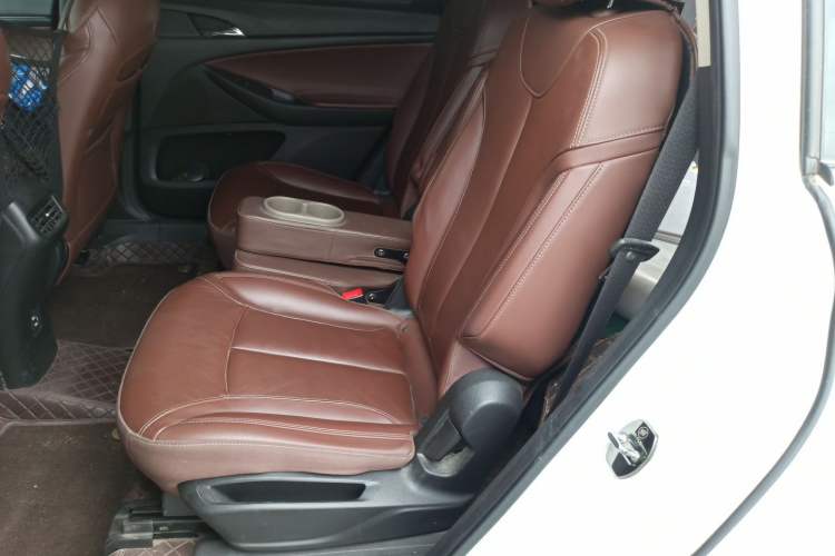 Used Buick GL6 2018 18T 6-Seater Luxury Model Left Rear Seat