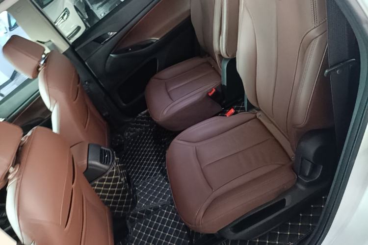 Used Buick GL6 2018 18T 6-Seater Luxury Model Left Rear Seat