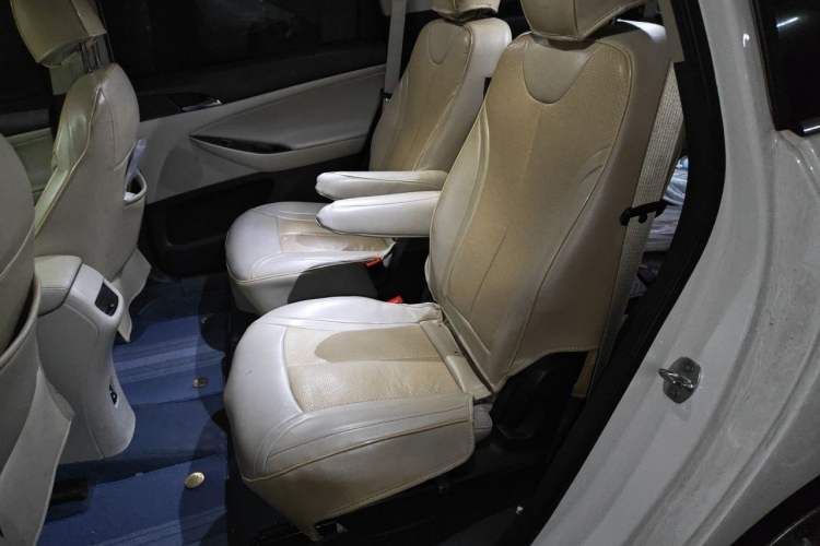 Used Buick GL6 2018 18T 6-Seater Elite Model Left Rear Seat