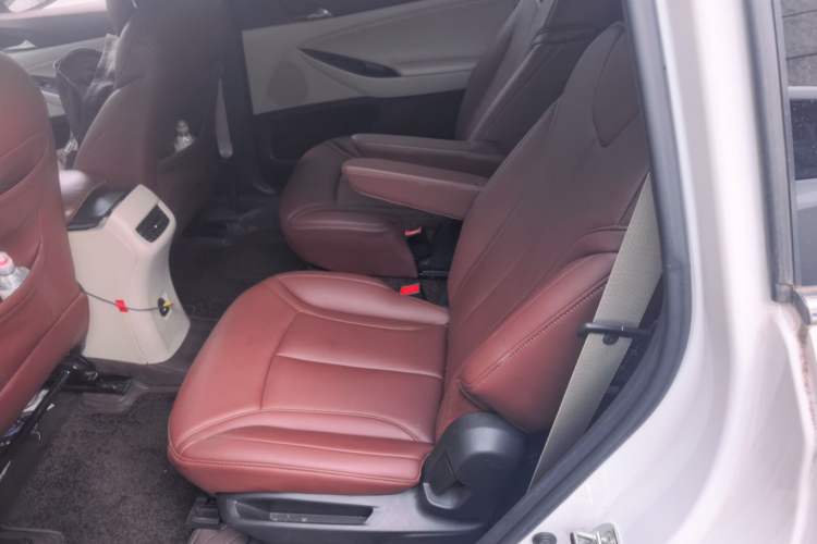 Used Buick GL6 2018 18T 6-Seater Elite Model Left Rear Seat
