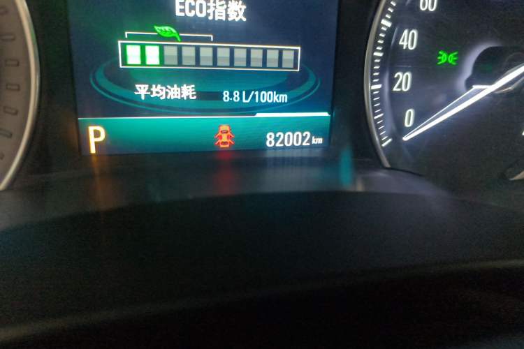 Used Buick GL6 2018 18T 6-Seater Luxury Model Odometer Close Up