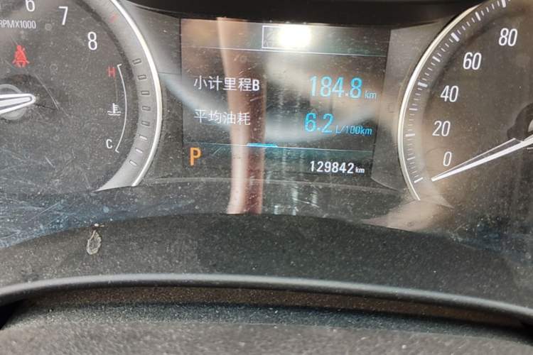 Used Buick GL6 2018 18T 6-Seater Prestige Model Odometer Close Up