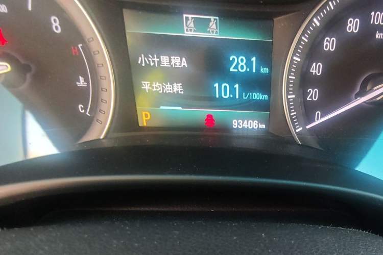Used Buick GL6 2018 18T 6-Seater Luxury Model Odometer Close Up