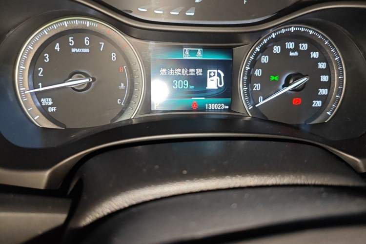 Used Buick GL6 2018 18T 6-Seater Luxury Model Odometer Close Up