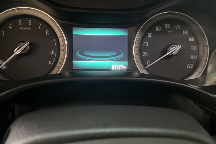 Used Buick GL6 2018 18T 6-Seater Prestige Model Odometer Close Up