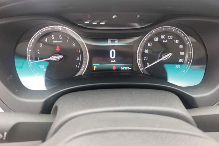 Used Buick GL6 2018 18T 6-Seater Prestige Model Odometer Close Up