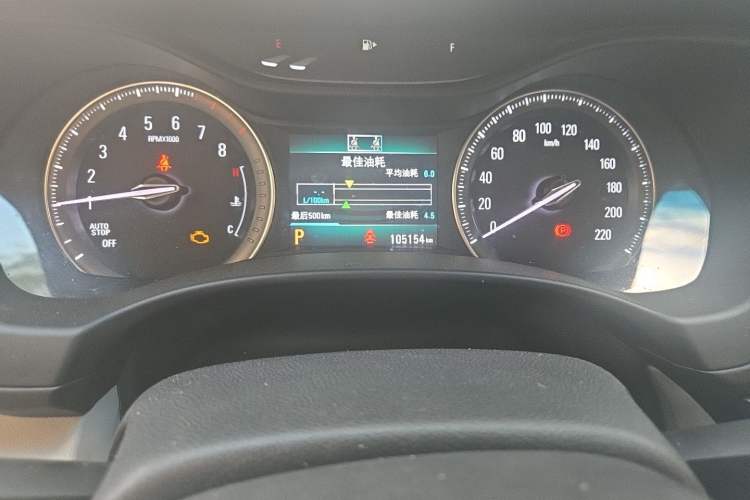 Used Buick GL6 2018 18T 6-Seater Elite Model Odometer Close Up
