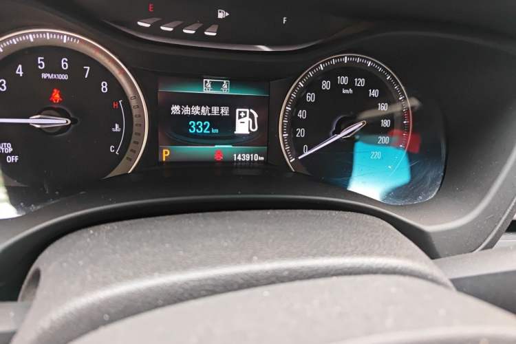 Used Buick GL6 2018 18T 6-Seater Luxury Model Odometer Close Up