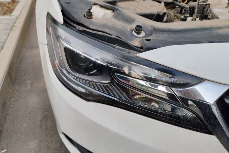 Used Buick GL6 2018 18T 6-Seater Luxury Model Right Front Headlight