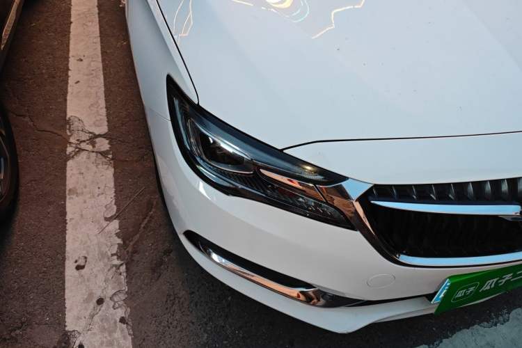 Used Buick GL6 2018 18T 6-Seater Luxury Model Right Front Headlight