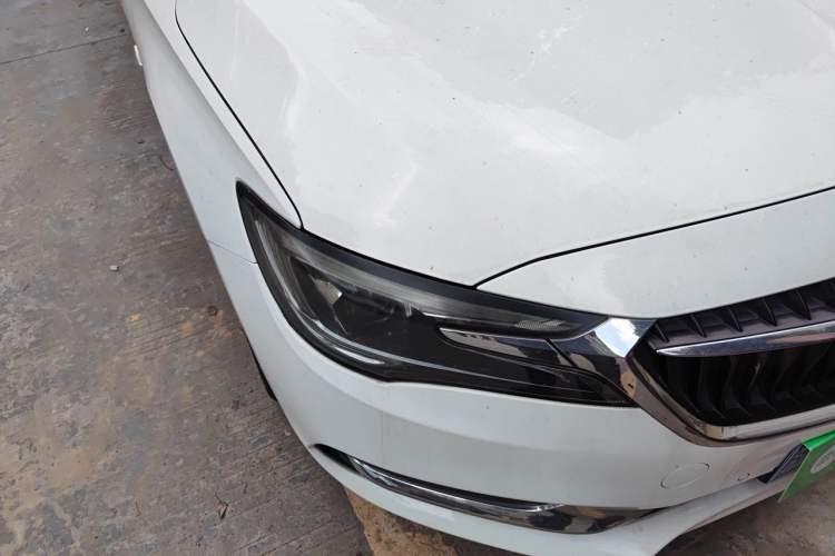 Used Buick GL6 2018 18T 6-Seater Prestige Model Right Front Headlight