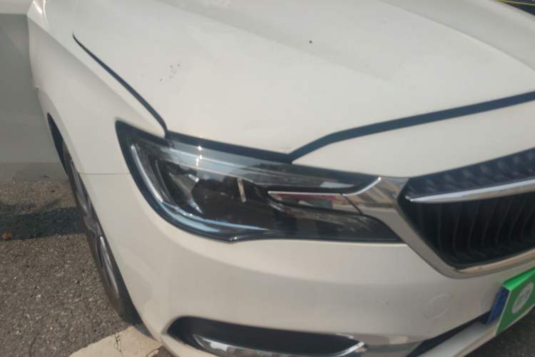 Used Buick GL6 2018 18T 6-Seater Prestige Model Right Front Headlight