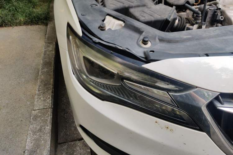 Used Buick GL6 2018 18T 6-Seater Luxury Model Right Front Headlight