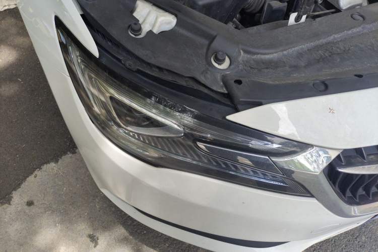 Used Buick GL6 2018 18T 5-Seater Elite Version Right Front Headlight