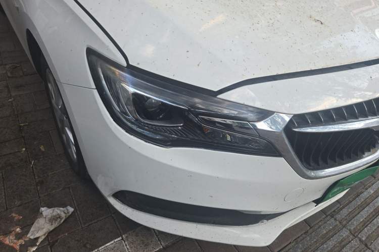Used Buick GL6 2018 18T 6-Seater Elite Model Right Front Headlight