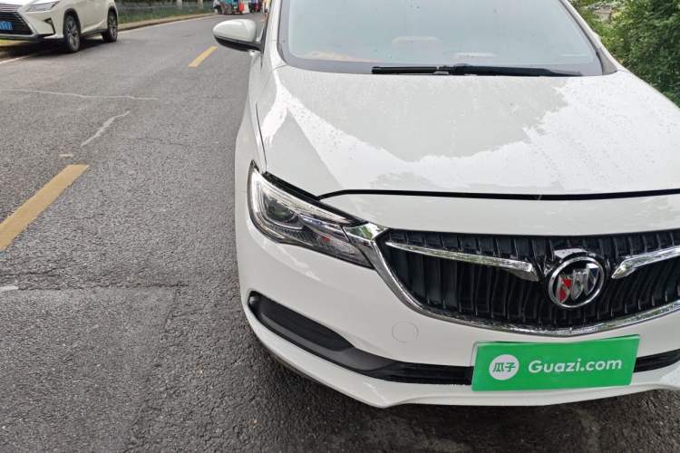 Used Buick GL6 2018 18T 6-Seater Luxury Model Right Front Headlight