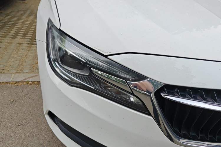 Used Buick GL6 2018 18T 6-Seater Luxury Model Right Front Headlight
