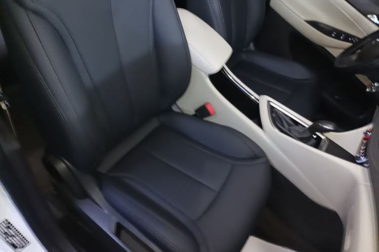 Used Buick GL6 2018 18T 5-Seater Elite Version Right Front Seat
