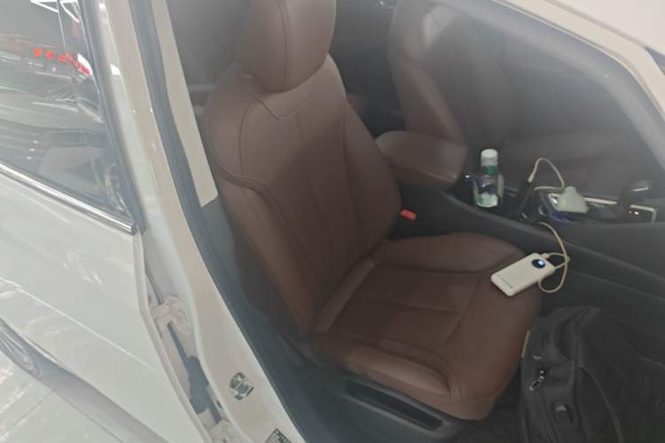 Used Buick GL6 2018 18T 6-Seater Prestige Model Right Front Seat
