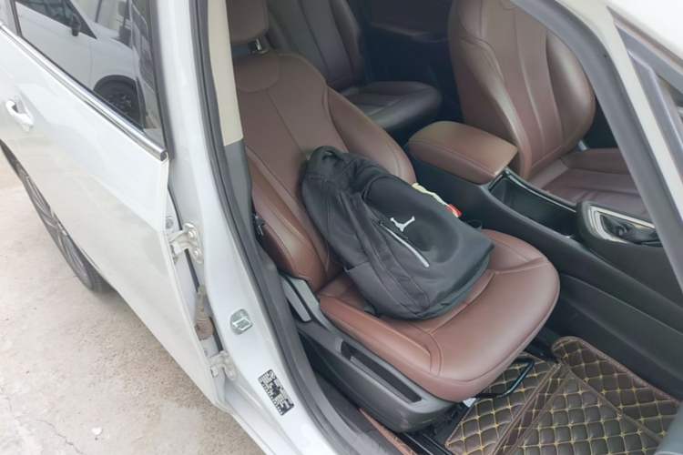 Used Buick GL6 2018 18T 6-Seater Prestige Model Right Front Seat