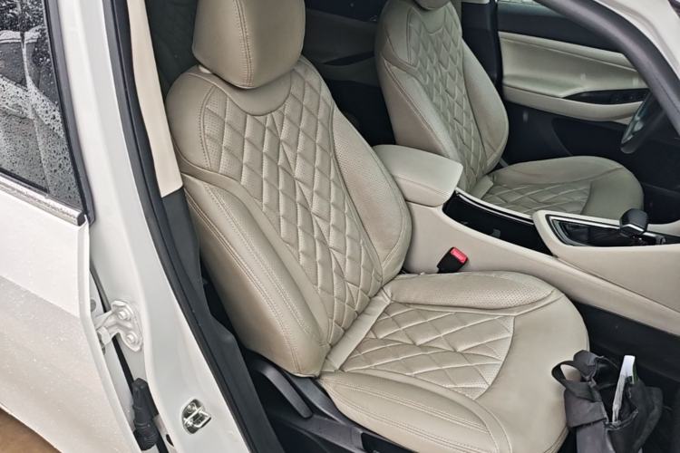 Used Buick GL6 2018 18T 6-Seater Elite Model Right Front Seat