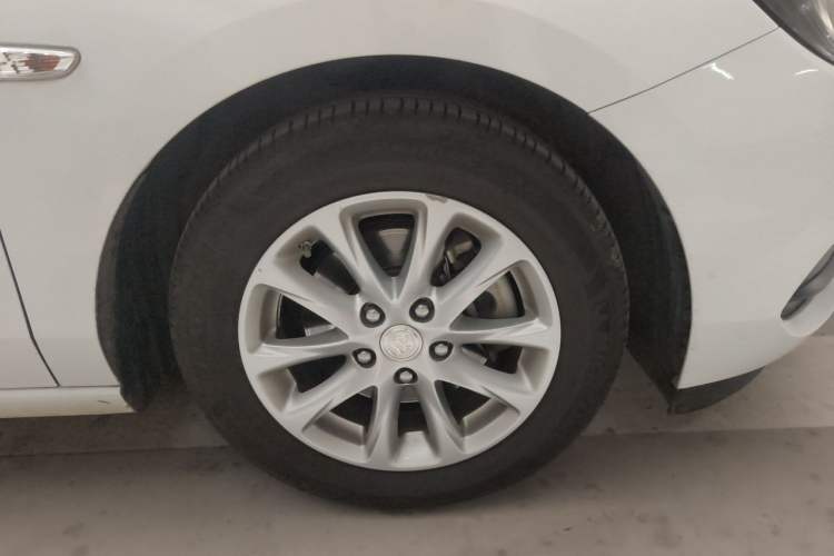 Used Buick GL6 2018 18T 6-Seater Luxury Model Right Front Wheel Hub