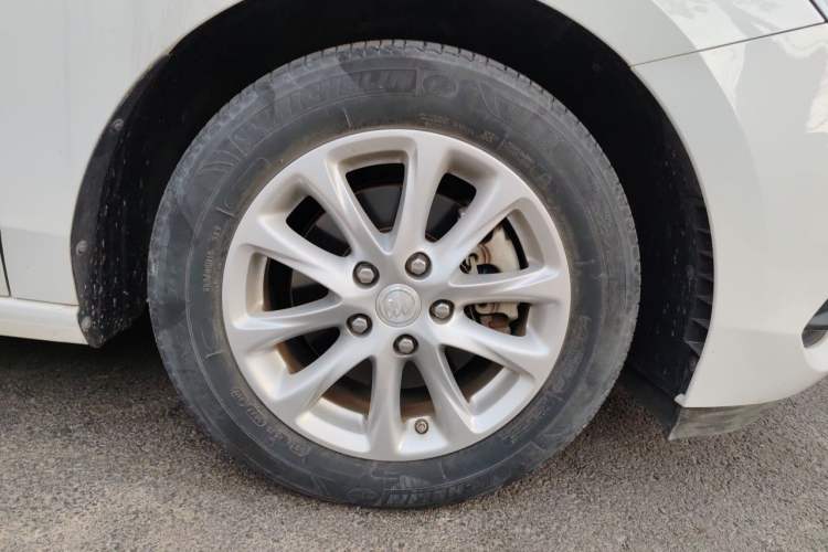 Used Buick GL6 2018 18T 6-Seater Luxury Model Right Front Wheel Hub
