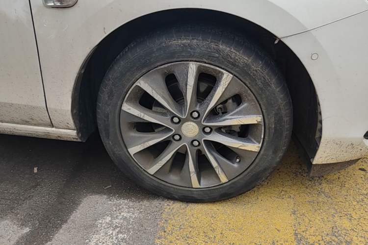 Used Buick GL6 2018 18T 6-Seater Prestige Model Right Front Wheel Hub