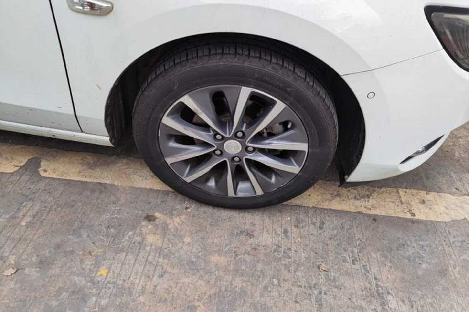 Used Buick GL6 2018 18T 6-Seater Prestige Model Right Front Wheel Hub