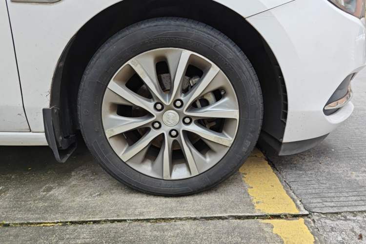 Used Buick GL6 2018 18T 6-Seater Prestige Model Right Front Wheel Hub