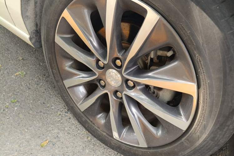 Used Buick GL6 2018 18T 6-Seater Prestige Model Right Front Wheel Hub